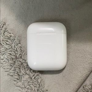 Apple AirPods charging case! (PODS NOT INCLUDED